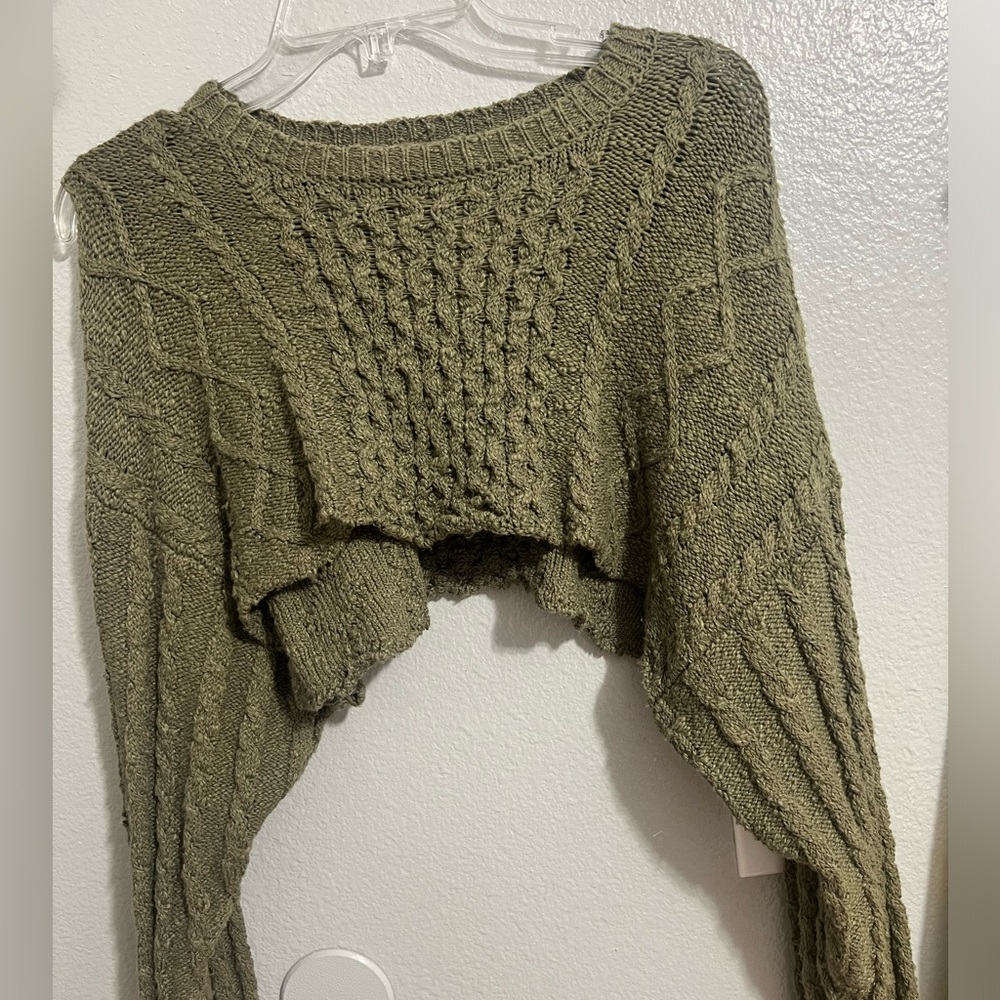 Super cropped green sweater